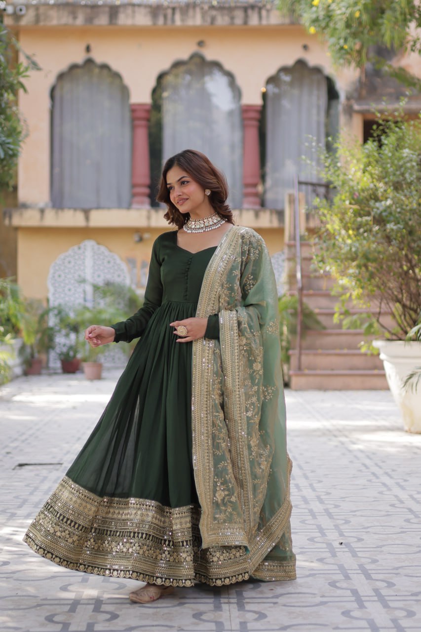 Elegant Anarkali Suit – Timeless Grace & Royal Charm