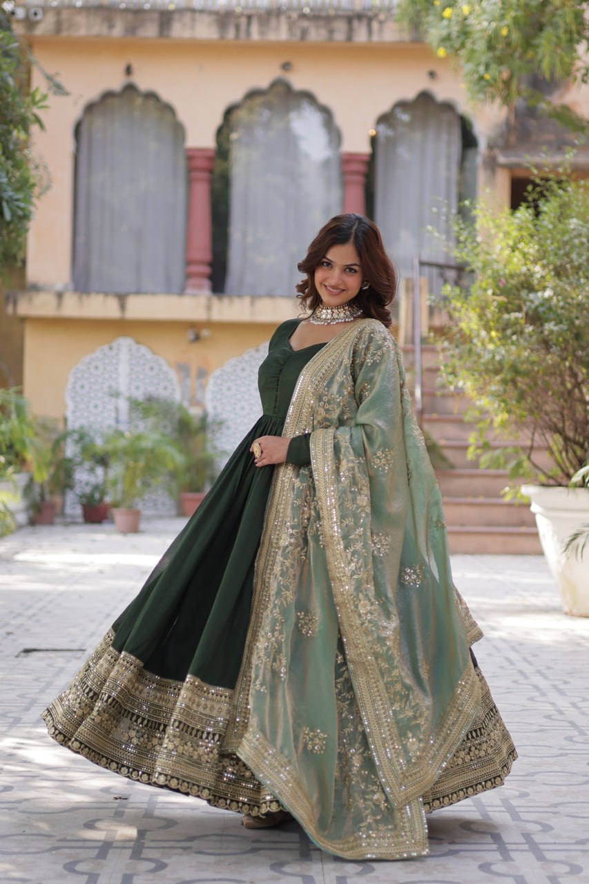 Elegant Anarkali Suit – Timeless Grace & Royal Charm
