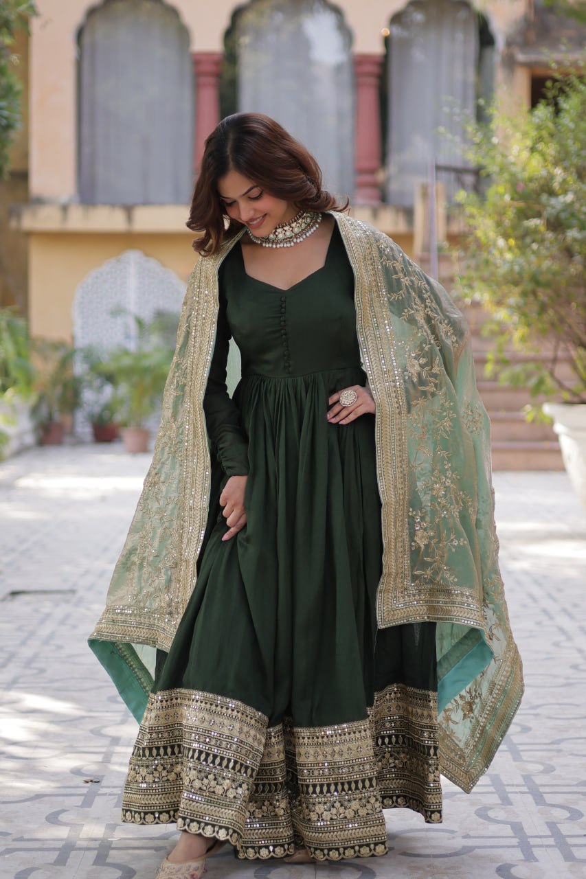 Elegant Anarkali Suit – Timeless Grace & Royal Charm