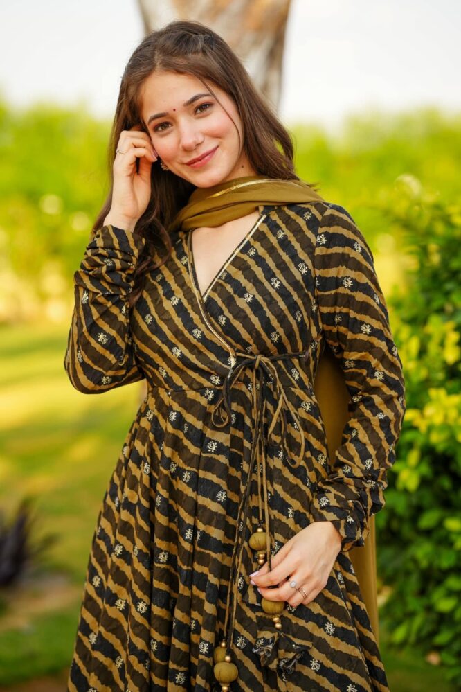 DANICA MASTERD GREEN RAYON SUIT SET code/ TD-108