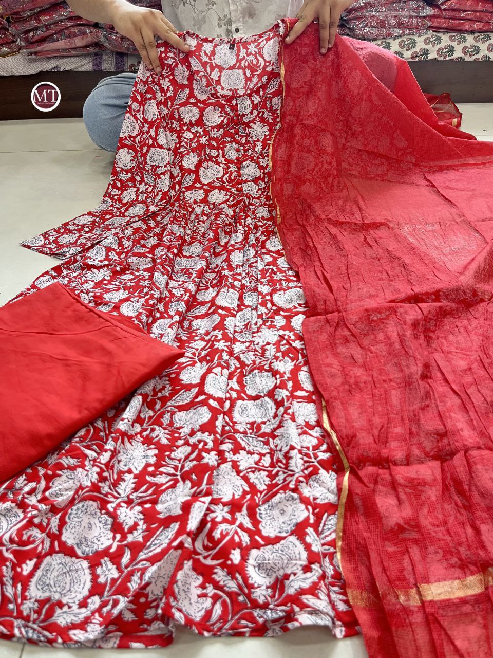 RED ROYAL COTTON 60 60 SUIT SET