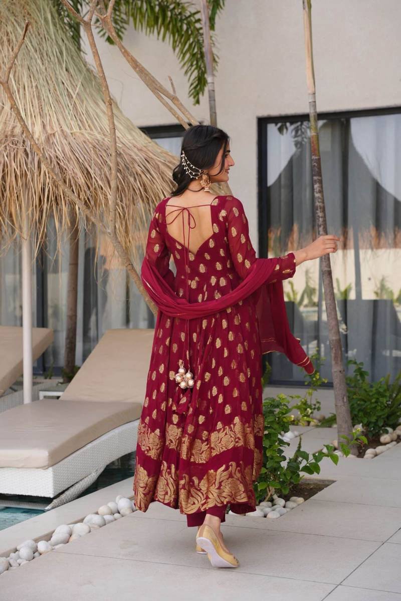 Graceful Suit Styles for Modern Women