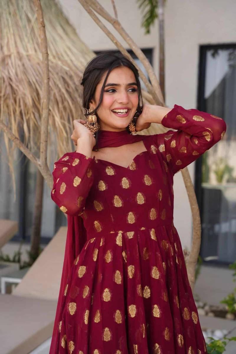 Graceful Suit Styles for Modern Women