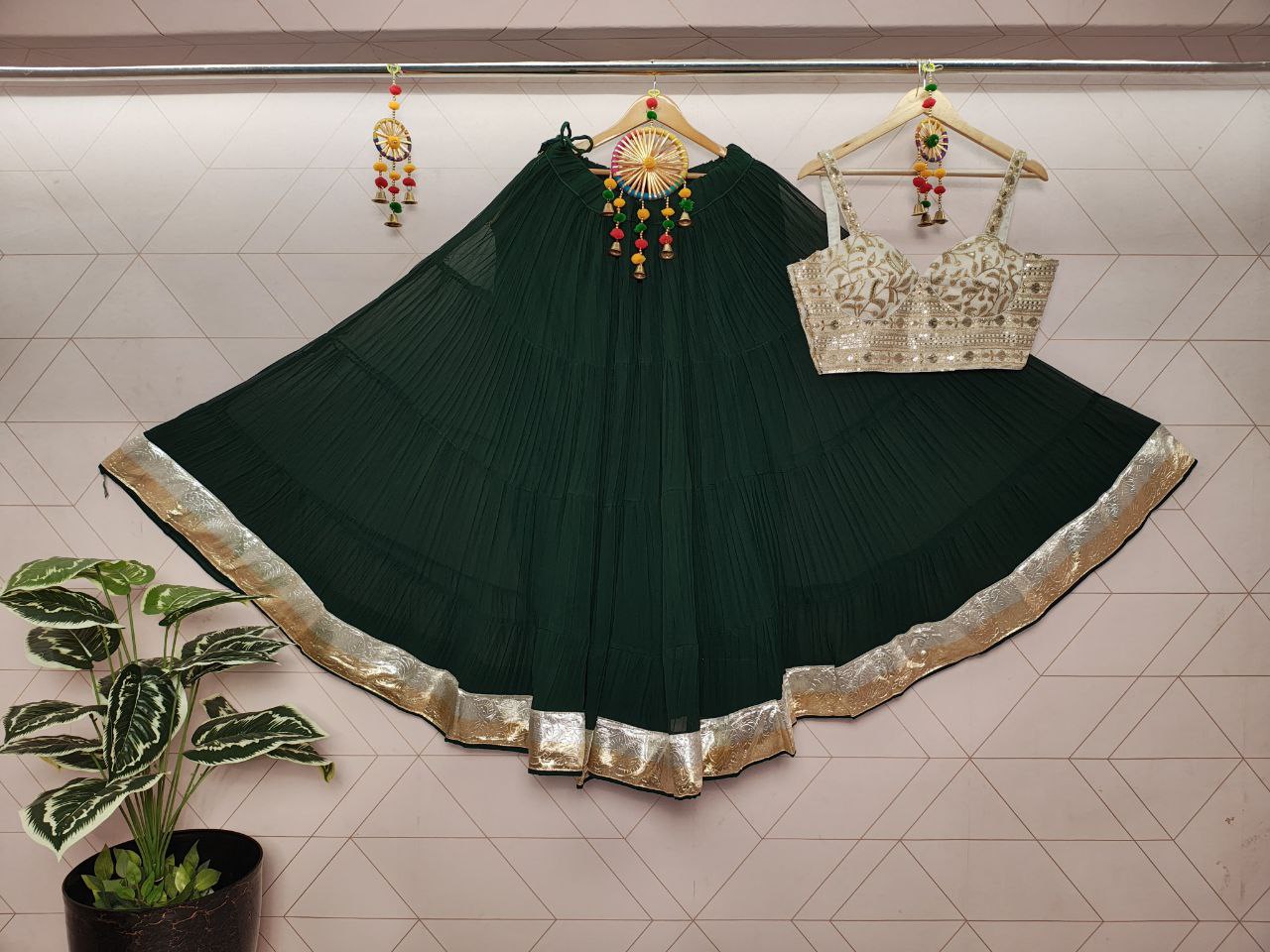 Elegant Festive Lehenga Choli Set for Navratri Nights